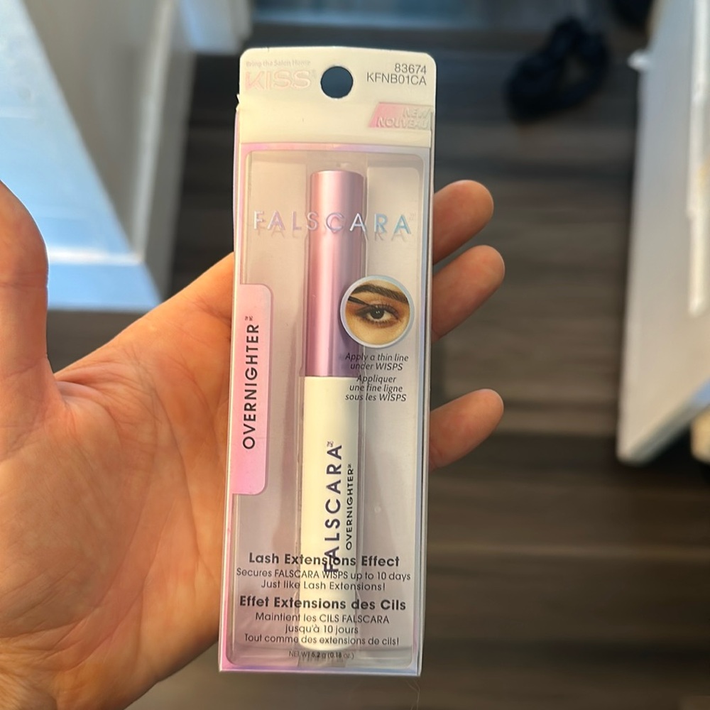 KISS overnighter Falscara lash extensions bond